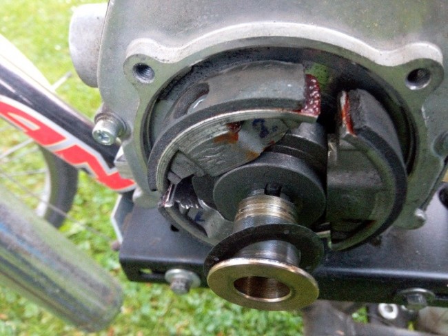 IMG_20220514_065622.jpg (184.44 KiB) Zobrazeno 23726 x Prototo ji místo matky přitlačuje pozdro zvonu, jinak tam kloktá.