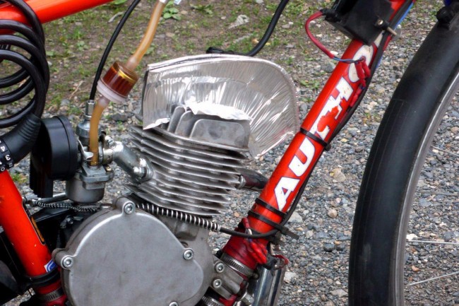 P1040224.jpg (933.58 KiB) Zobrazeno 55056 x Netradiční řešení, Motokoláč 2012